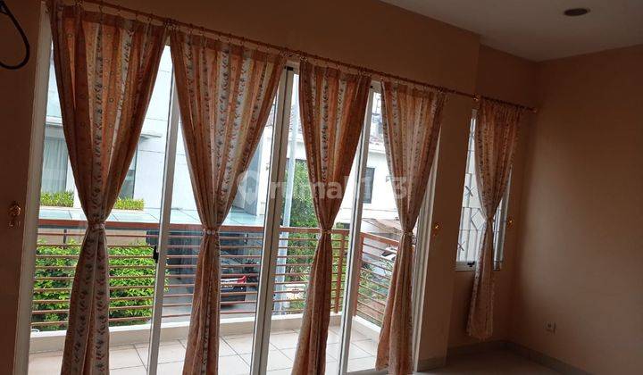 Rumah Bagus Semi Furnished SHM di Puri Mansion, Jakarta Barat 1