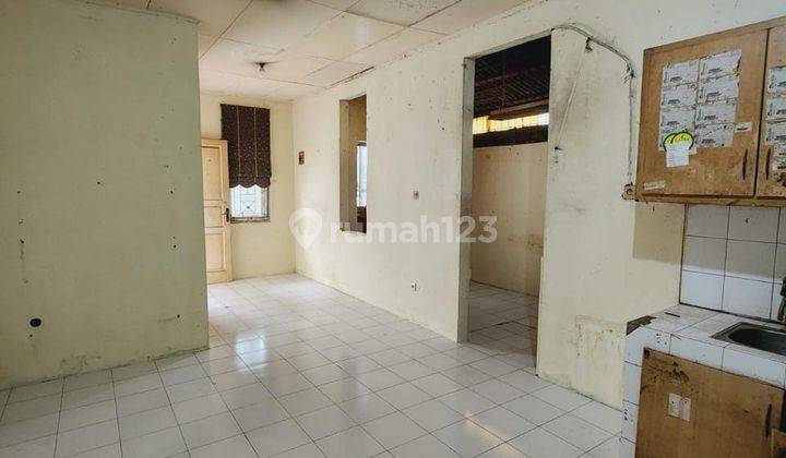 Rumah Hook 2 Lantai Unfurnished di Taman Palem, Jakarta Barat 1