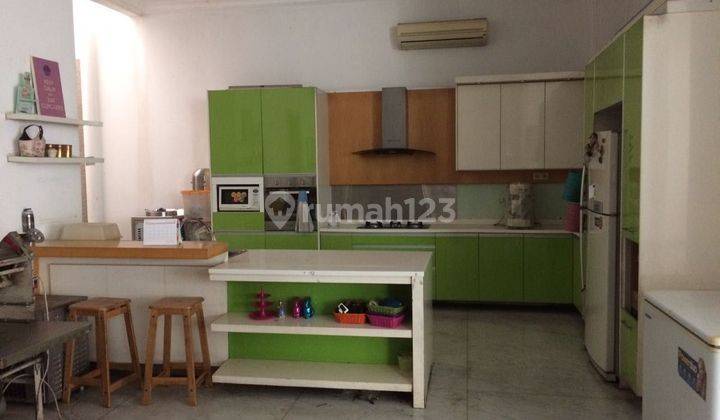 Rumah Hook 2 Lantai Semi Furnished SHM di Intercon, Jakarta Barat 2