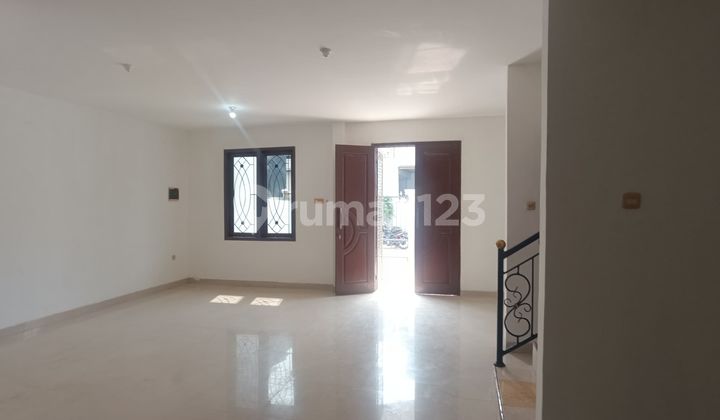 Di Jual Rumah Taman Palem Lestari Siap Huni,jakarta Barat Di Jual Rumah Taman Palem Lestari Siap Huni,jakarta Barat