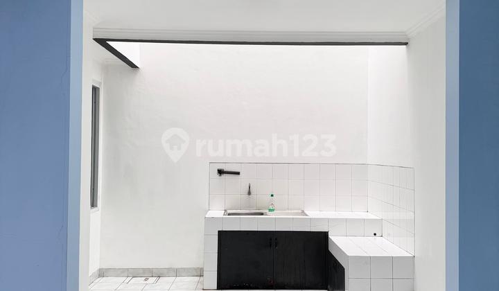 For Sale 2-story Ready-to-Occupy House in Daan Mogot Baru, West Jakarta 2