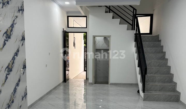Di Jual Rumah Brand New Di Dukuh Barat,tanjung Duren-jakbar