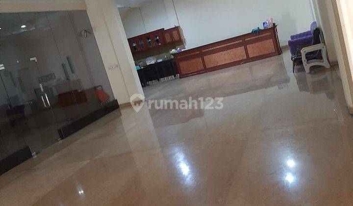 Dijual Rumah Mewah Modern 3 Lantai  Siap Huni 2