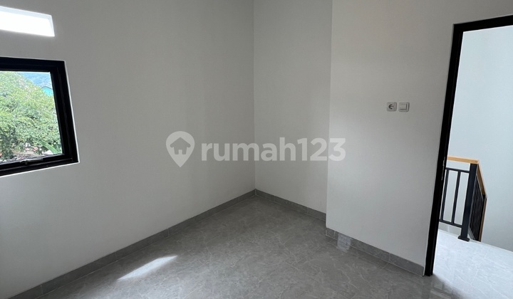 Rumah 2 Lantai 5 Menit ke Tol Soreang Bandung 2