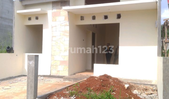 Depok house, 3km from Citayam Station, pay 80 thousand for direct KPR agreement 450 million. 2