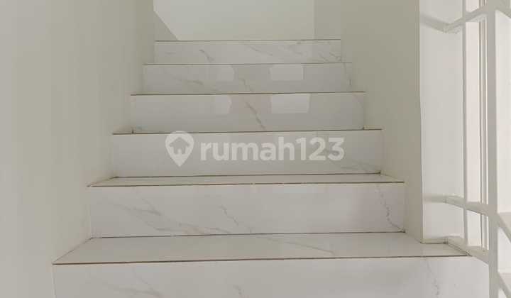 Affordable 2-Story House for Rent with Classic Modern Concept Only at Summarecon Crown Gading, Bekasi 037 2