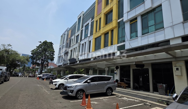 For Sale: 5-Story Graha Boulevard Shop House with Private Elevator in Kelapa Gading Business Center 029