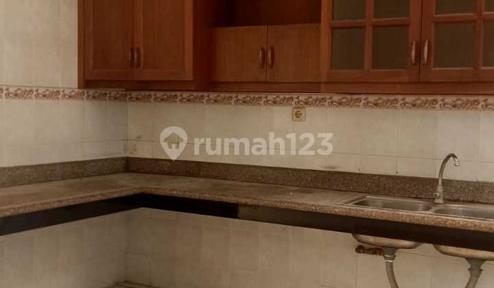 Sewa Full Furnish Dekat Pakuwon City 2