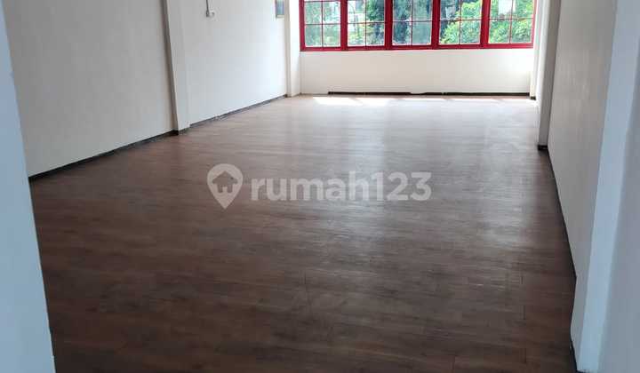 3-Storey Shop House in Darmo 2