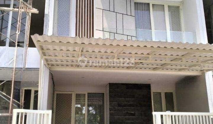 Dijual Rumah Baru Manyar Scandinavian 1