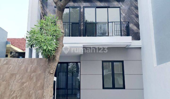 Dijual Rumah Baru Gress Pakuwon City - Taman Mutiara 
 1