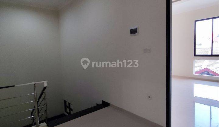 DiJual Rumah Baru Gress Nginden Intan  2