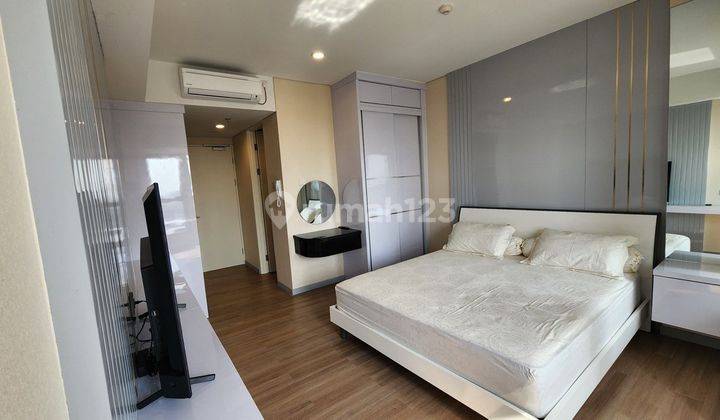 Dijual Apartemen Tengah Kota Belleview Full Furnish  2