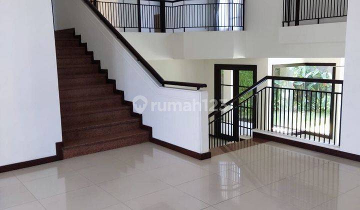 Disewakan Rumah Lux Di Graha Family 1