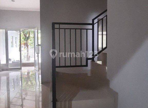 Dijual / Disewakan Rumah 2 Lantai Prapen Indah  2