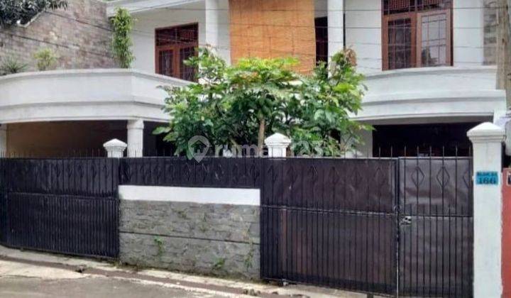 Rumah Besar Lingkungan Tenang Dan Asri di Sarijadi Bandung 1