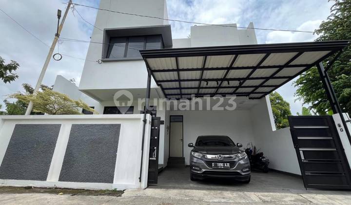 Rumah Modern 3 Lantai Siap Huni Shm,Di Ciwaruga