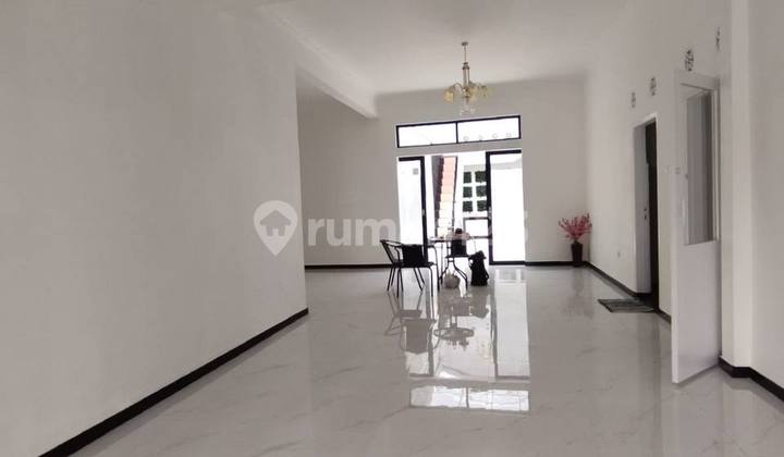 Rumah Bagus Unfurnished SHM Buah Batu, Bandung 2