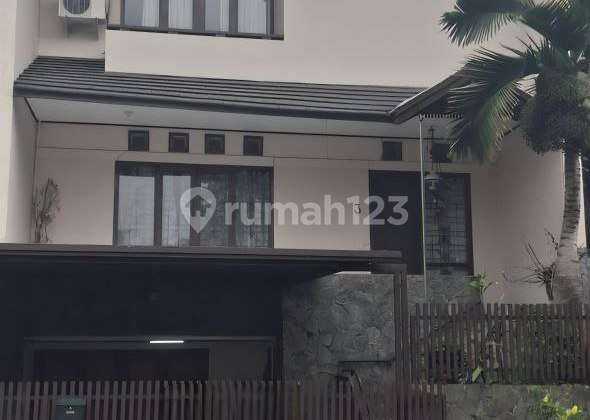 Rumah Bagus Luias 3 Lantai Unfurnished SHM Setra Duta, Bandung