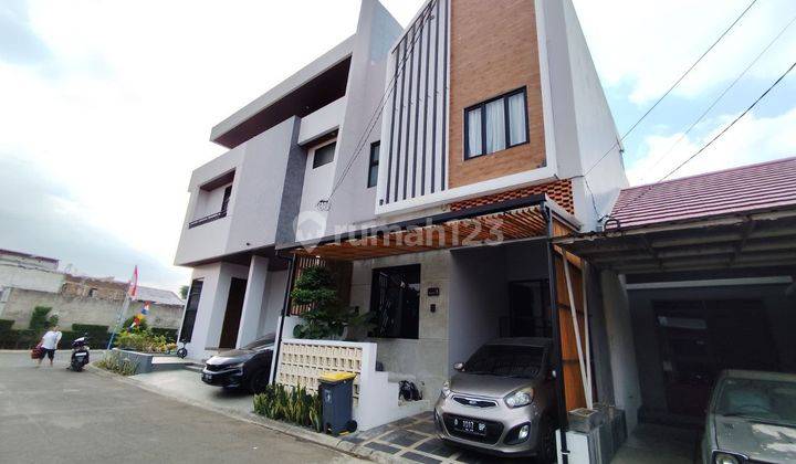 Rumah Semi Furnsihed Scandinavian Style Split Level Komplek Antapani City Mas 2