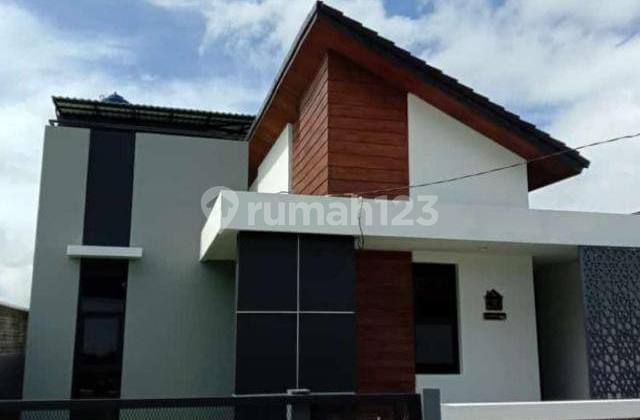Modern Minimalist 2-Storey House Ready to Occupy, in Lembang Modern Minimalist 2-Storey House Ready to Occupy, in Lembang