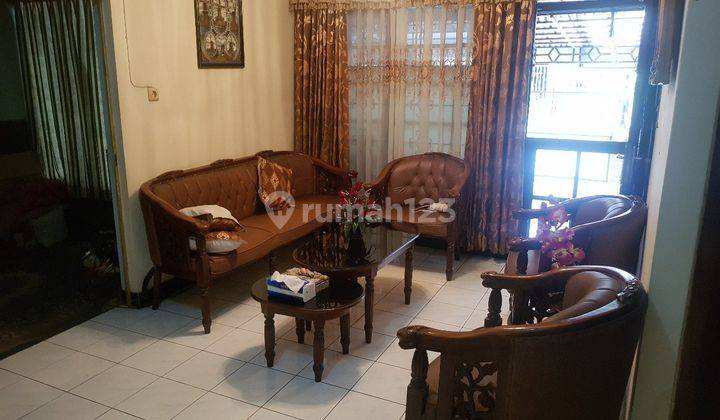 Rumah Besar 2,5 Lantai Full Furnished di Komplek Ujung Berung 2