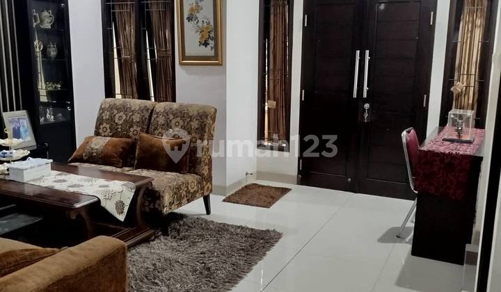 Rumah Bagus Furnished SHM Gede Bage, Bandung 2