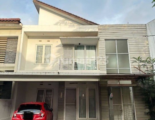 Rumah Bagus Unfurnished SHM Dago, Bandung