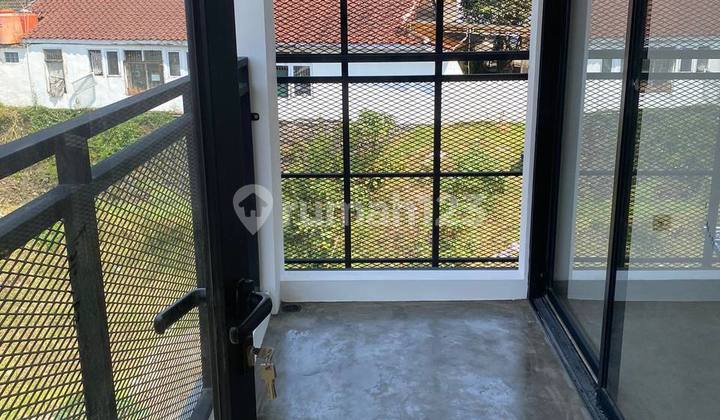 Rumah Bagus Siap Huni Modern  SHM Cigadung, Bandung 2