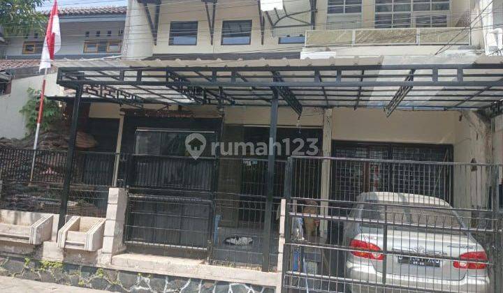 Rumah Besar 2,5 Lantai Full Furnished di Komplek Ujung Berung 1