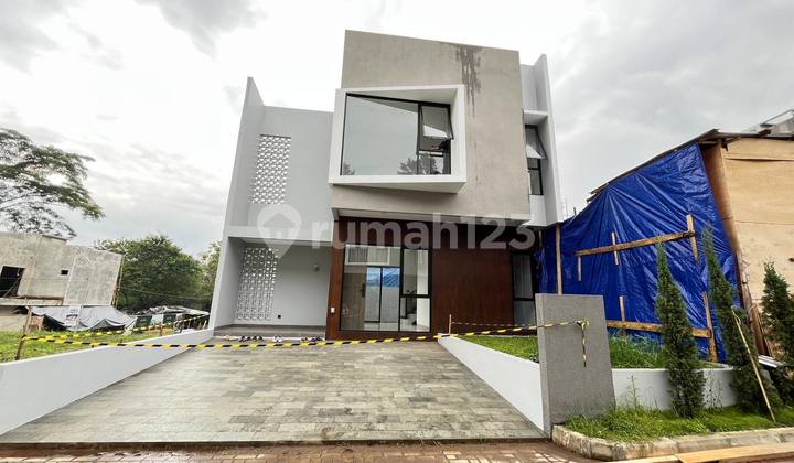 Rumah Baru Mewah 2,5 Lantai HGB, di Dago Rumah Baru Mewah 2,5 Lantai HGB, di Dago