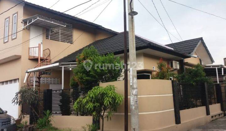 Rumah Luas Hook di Komplek Riung Bandung 2