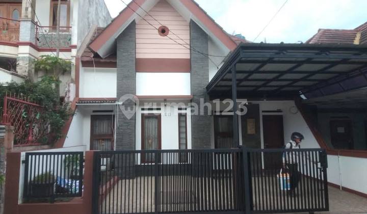 Rumah Terawat Siap Huni 1,5 Lantai Shgb di Arcamanik