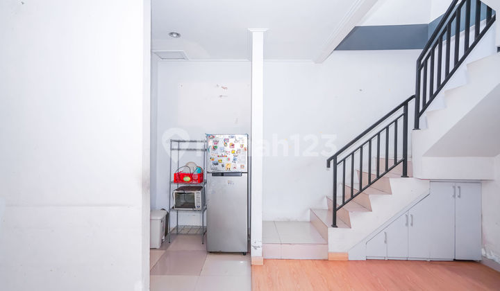 2-Storey Well-Maintained House 14 Minutes to Cibubur 2 Toll Gate South-Facing J38552 2-Storey Well-Maintained House 14 Minutes to Cibubur 2 Toll Gate South-Facing J38552