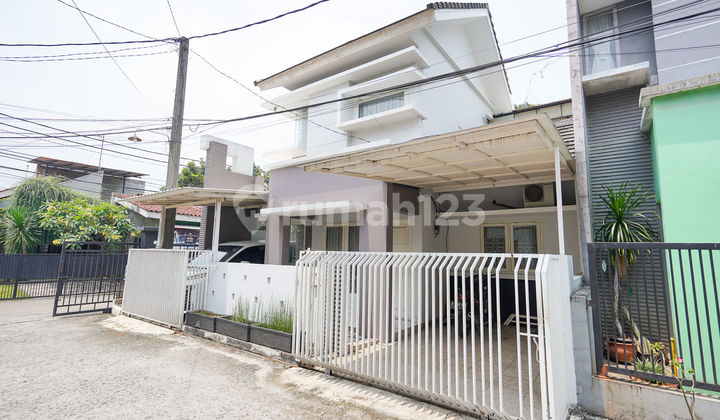 Rumah 2 Lantai SHM di Jatiasih Dekat Gerbang Tol Bebas Banjir J37158 Rumah 2 Lantai SHM di Jatiasih Dekat Gerbang Tol Bebas Banjir J37158