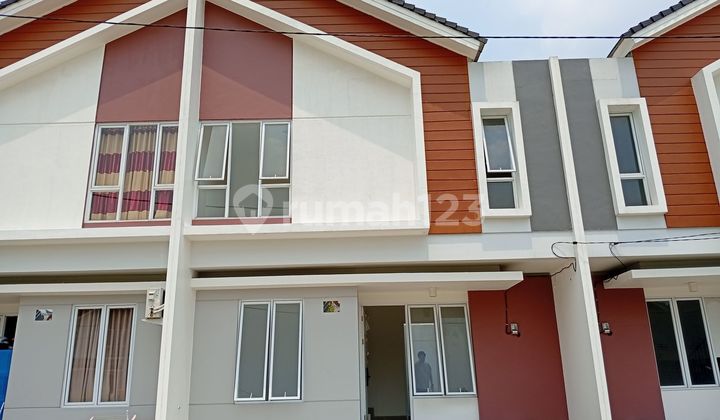 Ready-to-Occupy House 10 Minutes to Tiara Bekasi Hospital, Assisted by KPR J39186