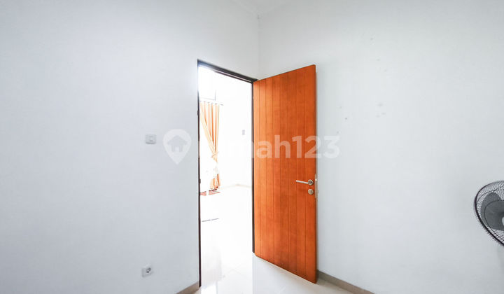 Rumah Hadap Selatan 10 Menit ke Mall Metropolitan Cibubur Siap KPR J-42983