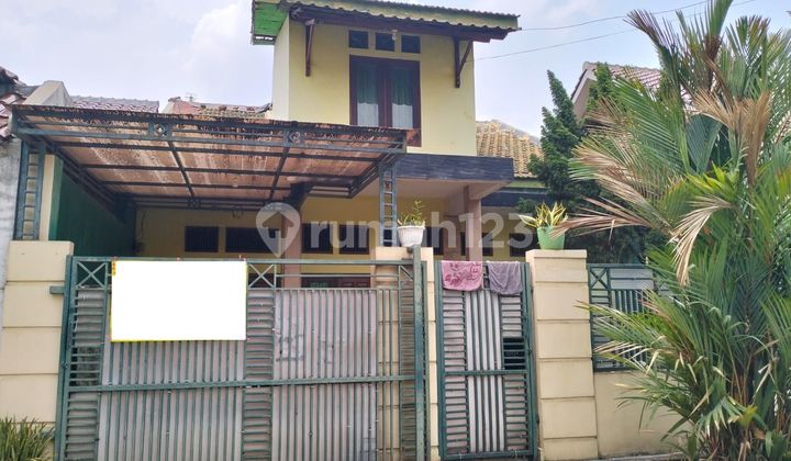 Well-Maintained House, Land Size 130, Close Access to Terminal and Station Bekasi J26166