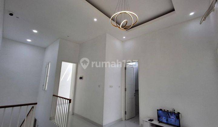 Rumah Cantik Strategis 10 menit ke Pasar Modern BSD City Siap KPR J28436 2