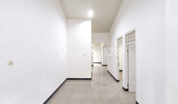 Rumah Siap Huni Dekat Paradise Walk Serpong Dibantu KPR J-37904 2