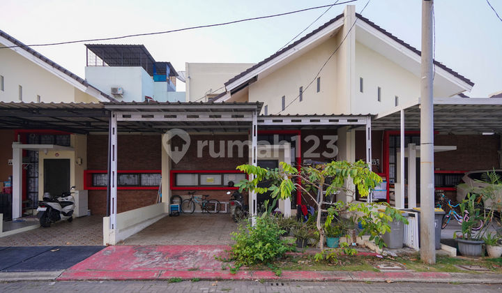 Well-Maintained House in Bekasi Near LT 119 Terminal Access Ready to Occupancy J24077
