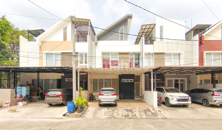 Rumah 2 Carport 10 menit ke Mall Kelapa Gading 3 Bebas Banjir J32399