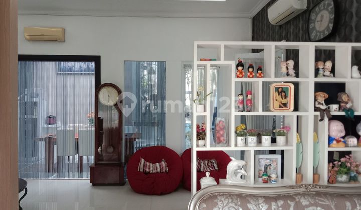 Spacious House with 2 Carports, 10 Minutes to AEON MALL Sentul City, Ready to Occupy J26701 2