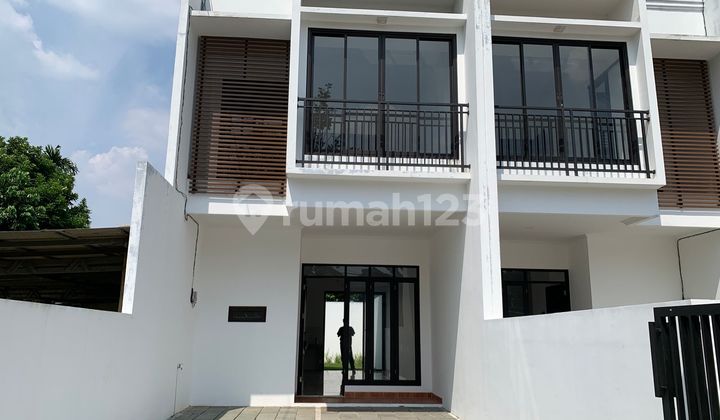 Rumah Luas 10 Menit ke Rumah Sakit Sari Asih Ciputat Siap KPR J-37320