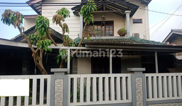 Rumah 2 Lantai 9 Menit ke Mall Paradise Walk Serpong Siap Huni J12146