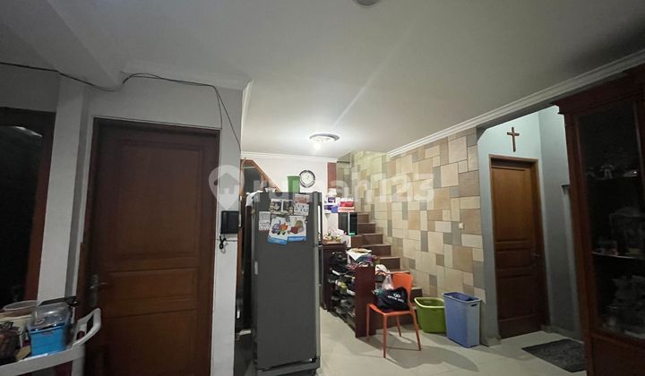 Rumah 4 Kamar SHM 15 Menit ke Grand Galaxy Park Hadap Selatan J34084 2