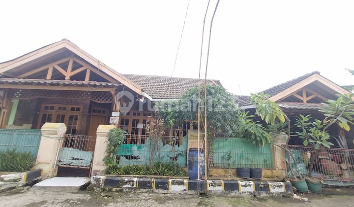 Ready-to-Occupy House 15 Minutes to Bekasi Terminal, Land Area 170, Flood-Free J42267