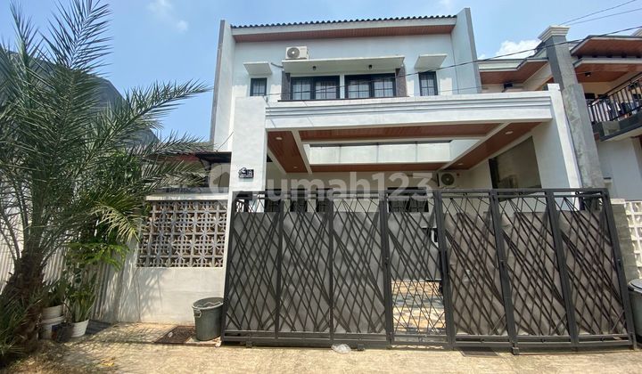 Rumah LB 180 Hadap Timur 7 Menit ke Living World Kota Wisata Cibubur J-38384 1