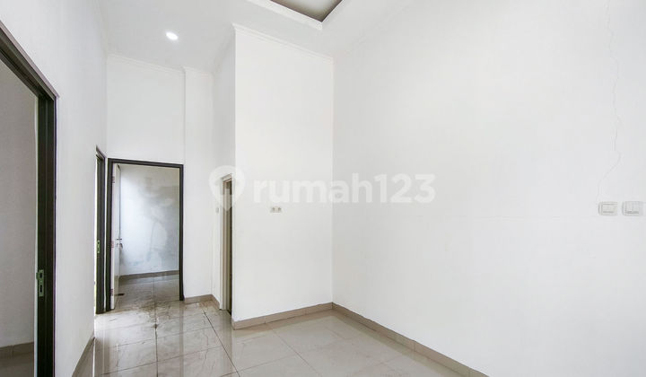 Rumah 15 Mnt ke Mall Paradise Walk Serpong Hadap Timur Dibantu KPR J-36077 2