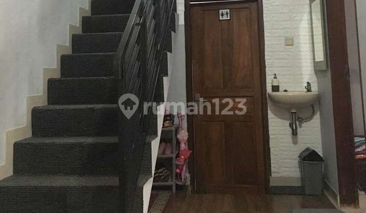 Rumah 2 Lantai SHM 10 menit ke Stasiun Bekasi Timur Siap Huni  J19619 2